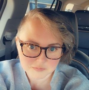 Meet your Posher, Carrie